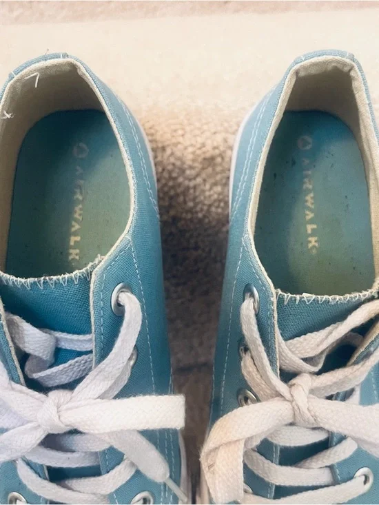 Airwalk Light Blue Low-Top Canvas Sneakers - Picture 6 of 9